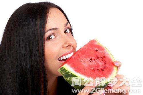 梦见死人要瓜吃西瓜,瓜果间的生死对话