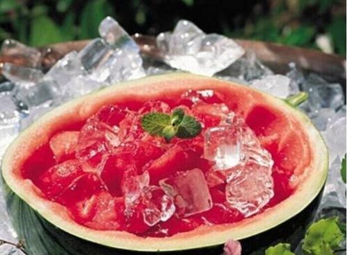 吃冰镇黄色瓜,冰镇黄色瓜的清新诱惑