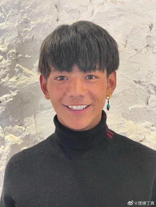 丁真吃瓜,揭秘网红美食背后的故事