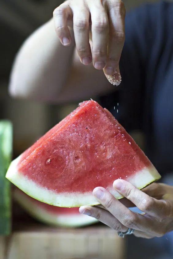 简单粗暴吃瓜群众图片